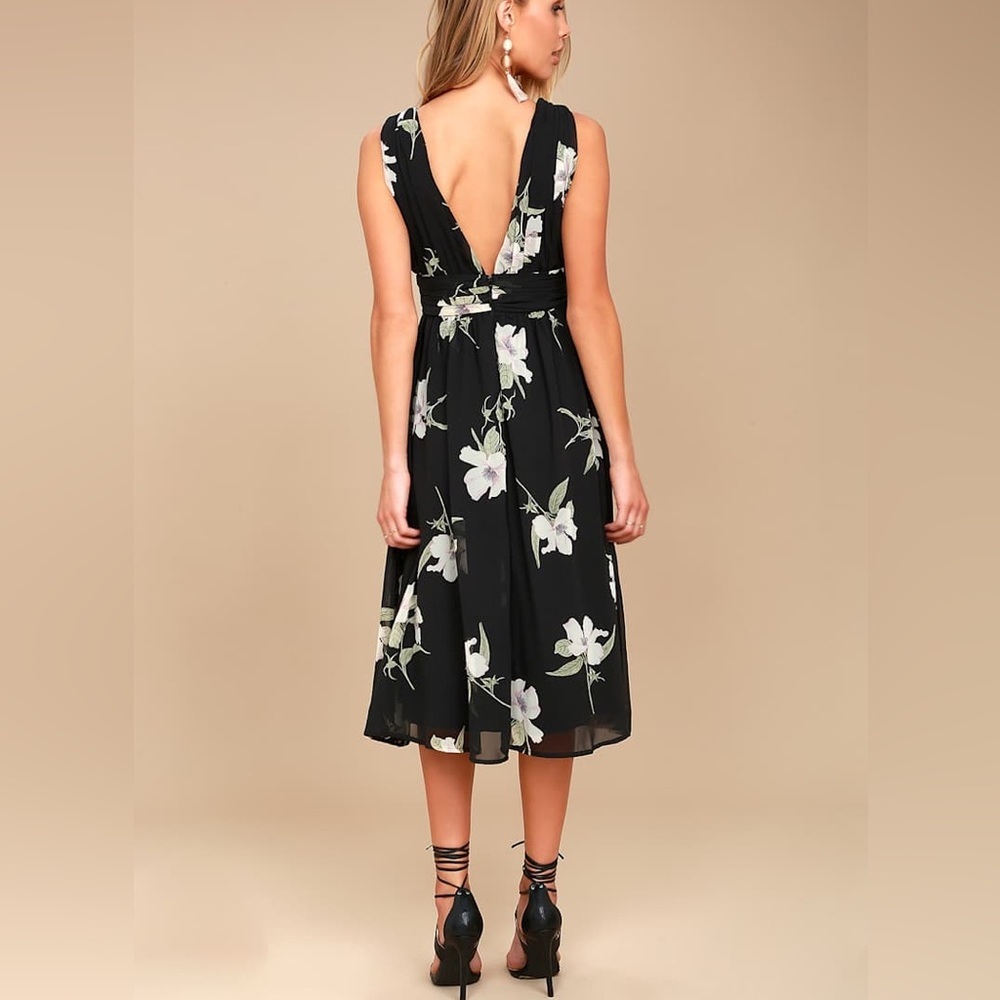 Lulu’s Queen of Hearts Black Floral Print Midi Dress - Picture 2 of 7